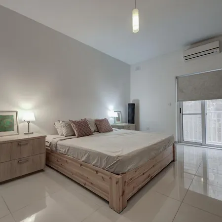 Modern 2br With Balcony & Wifi In St Julians By 360 Estates Saint Julian's
