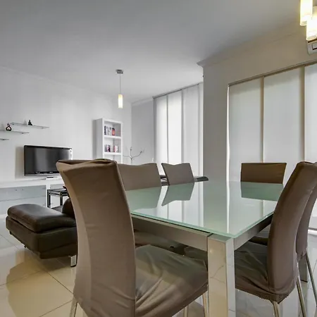 Modern 2br With Balcony & Wifi In St Julians By 360 Estates San Ġiljan