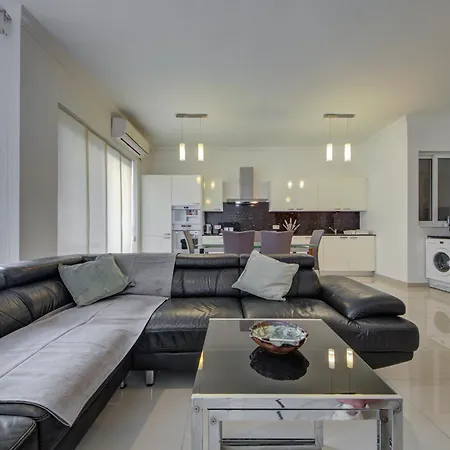 Modern 2br With Balcony & Wifi In St Julians By 360 Estates דירה Saint Julian's